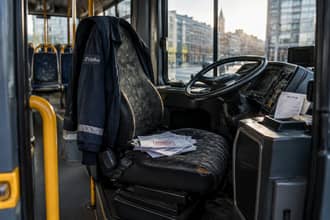 Un pap� che guadagna 1780 euro spera che il figlio non voglia studiare: perch� lo dice e lascia impotenti