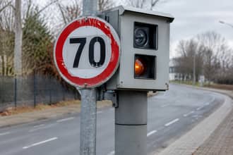 Con un cartello falso cambia il limite di velocit� per le auto, pi� di 400 sanzioni: cosa succede ora