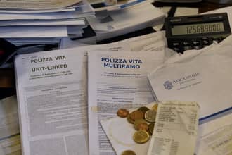 Polizze vita, troppi clienti sbagliano sulla scelta: la denuncia di Bankitalia e Ivass su cosa sta succedendo
