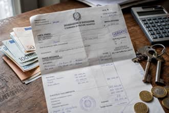 Quanti soldi si ereditano davvero in Italia: tasse, costi, debiti diminuiscono il valore di quanto si riceve