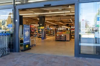 Supermercati e centri commerciali aperti 31 ottobre e 1 novembre 2026: orari a Milano, Roma, Torino, Napoli e altre citt�
