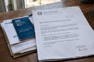 Taglio agli aumenti delle pensioni a gennaio ufficiale in manovra per finanziare riduzione Irpef temporanea