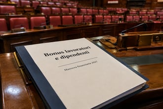 Bonus a fine anno per lavoratori e pensionati: per chi scatta e importo tra le misure in manovra finanziaria 2027