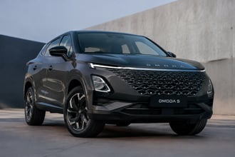 Cosa dice chi guida e possiede tutti i giorni l'Omoda 5: pregi, difetti e impressioni del suv a 24mila euro