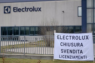 Crisi aziendali in Italia: le imprese che rischiano chiusura o cessione all'estero e i 30mila licenziamenti possibili