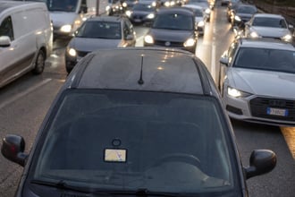 I GPS scelgono le stesse strade per tutti aumentando traffico e inquinamento: le soluzioni attuali e future