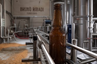 Nasce la prima birra totalmente italiana: chi e dove la produce, quanto costa e le versioni esistenti