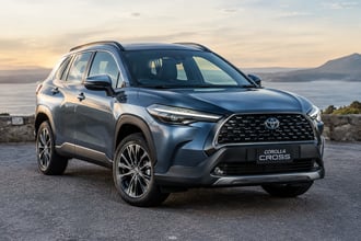 Nuova Corolla Cross XRV, il prezzo si abbassa, la qualit� rimane alta per sfidare Mg Hs, Omoda 5, Hyundai Tucson, Kia Sportage