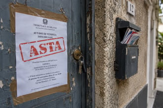 Ogni giorno 204 case finiscono all'asta in Italia, le nuove soluzioni per evitare il pignoramento che spesso funzionano