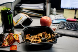 Pausa pranzo, 8 italiani su 10 la fanno, solo 1 su 4 mangia bene secondo lo studio di Oricon