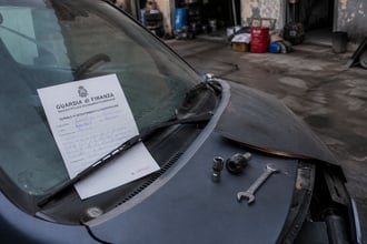 Vanno del meccanico e pagano fino a 800 euro per riparazioni auto e in strada vengono sanzionati: i casi sono in continua crescita