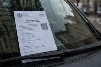 Verbali sempre pi� realistici e QR code ovunque, le multe false sono sempre pi� difficili da distinguere: le soluzioni
