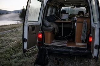 Vivere in camper, una scelta che sempre pi� italiani fanno: chi sono, cosa fanno e quanto sono soddisfatti