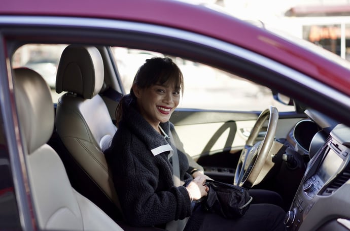 A chi conviene intestare un'auto quando la si compra e i possibili vantaggi