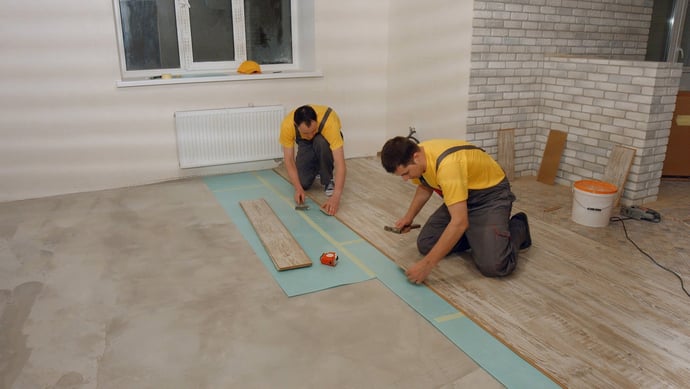 Agevolazioni e bonus edilizi 2024 per posare nuovi pavimenti interni di casa o l