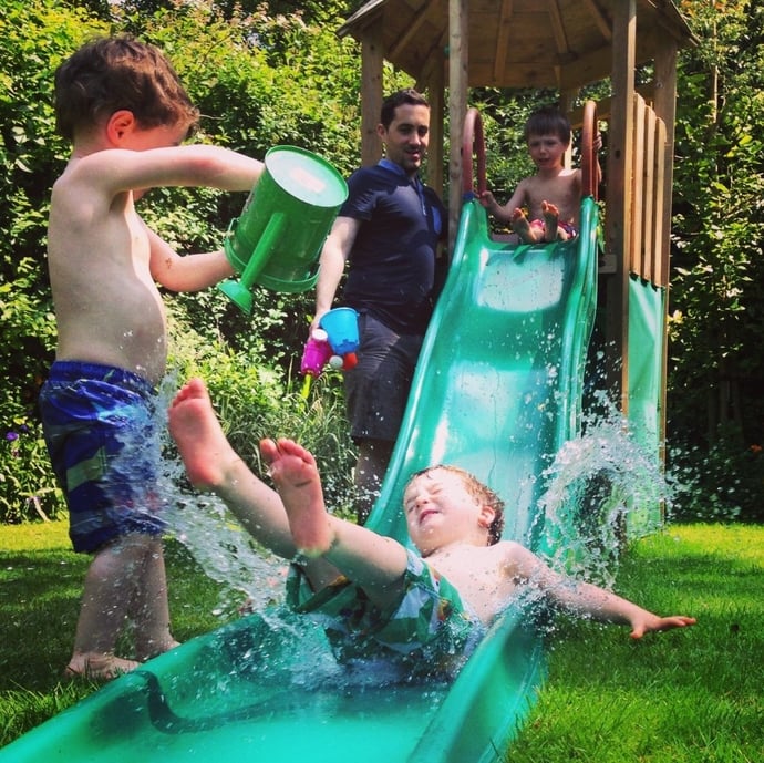 Quando c'� risarcimento se un bambino si fa male in un parco giochi pubblico com