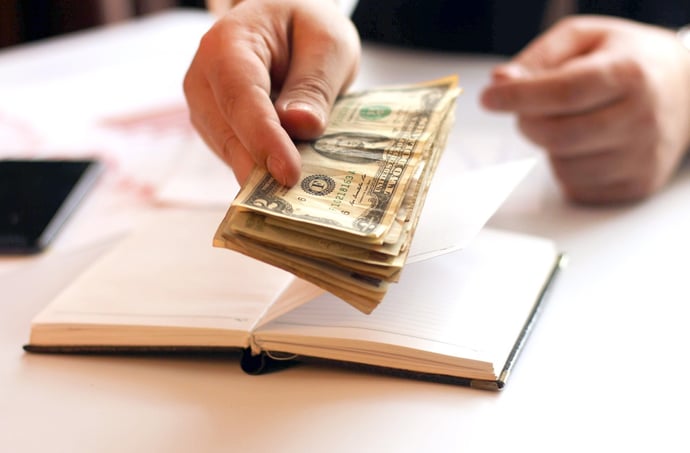 Calcolo ed esempi su importo bonus 100 euro (ex 80 euro Renzi) per stipendi tra 