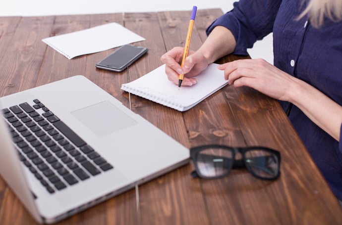 Che cos'� l'assenza ingiustificata sul lavoro e quando avviene? Spiegazione ed e