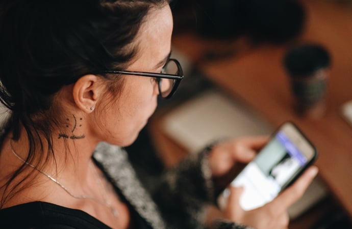 Che cosa sono le sim virtuali per i cellulari? Spiegazione ed esempi