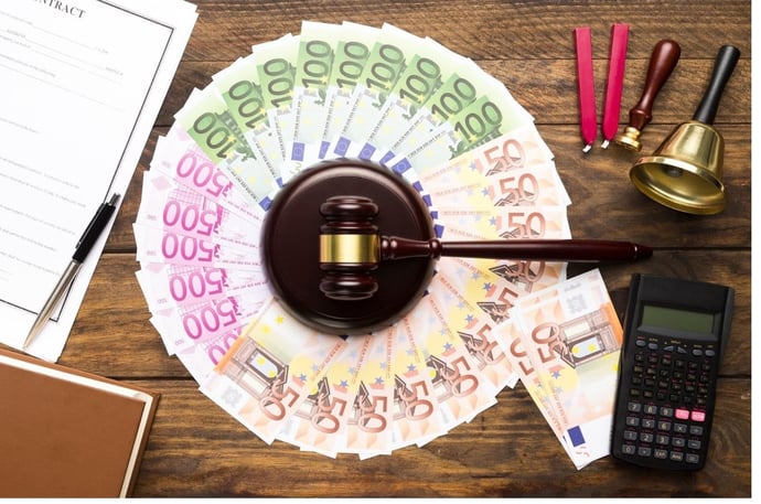 Chi deve pagare le spese processuali se si trova accordo consensuale? E quanto s
