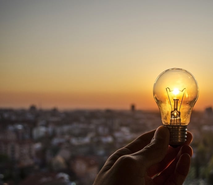 Chi paga la luce e l'elettricità in box condominiale? È un costo comune o sing