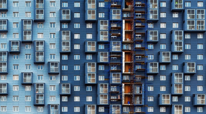 Chi paga le spese condominiali di un condomino moroso?