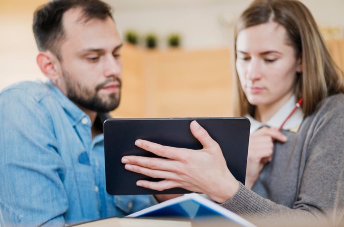 Chi pu� accedere ai dati sensibili e personali di una persona sia legalmente che