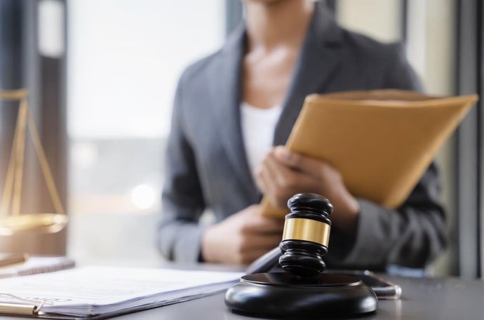 Come avere un avvocato gratis? Tutta la procedura da fare e tempistiche nel 2024