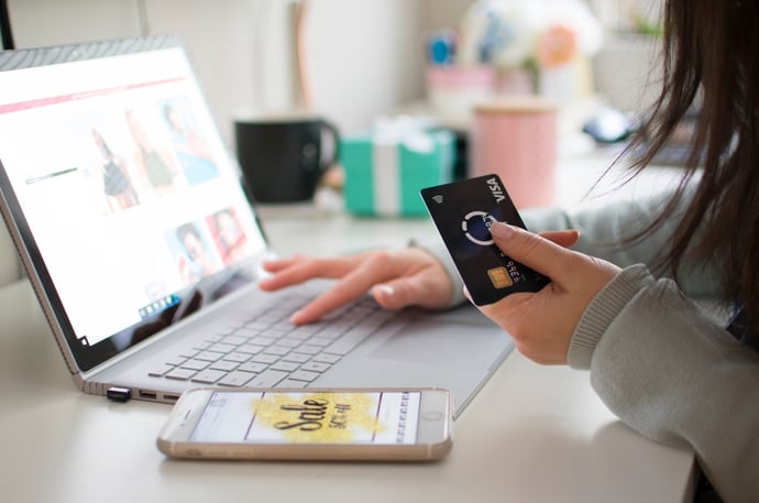 Come bloccare pagamenti e addebiti automatici e disattivare abbonamenti su carta