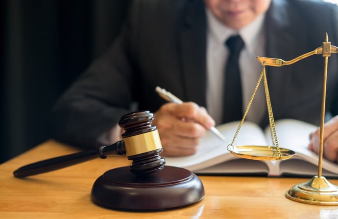 Come difendersi da una vertenza di una badante? I possibili casi