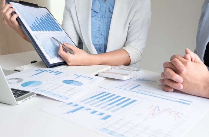 Come diventare consulente finanziario? Diploma, laurea, corsi, certificazioni e 