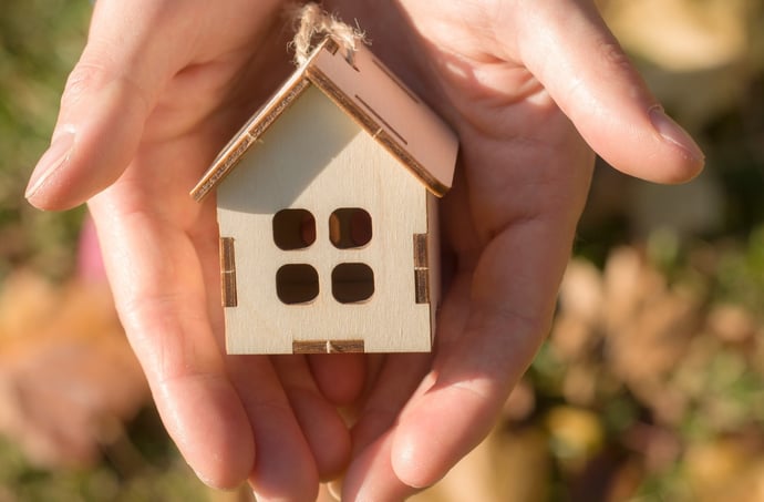 Come liberarmi di una casa se non la riesco a vendere e non voglio pagare tasse 
