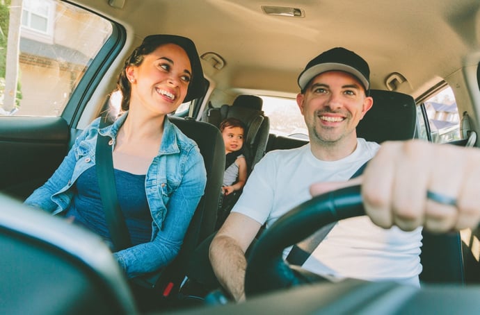 Come fare passaggio di auto tra genitori e figlio spendendo il meno possibile se
