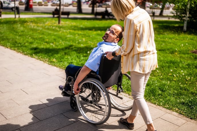Come funziona l'Indennit� di accompagnamento? Chi la pu� ottenere, requisiti, do