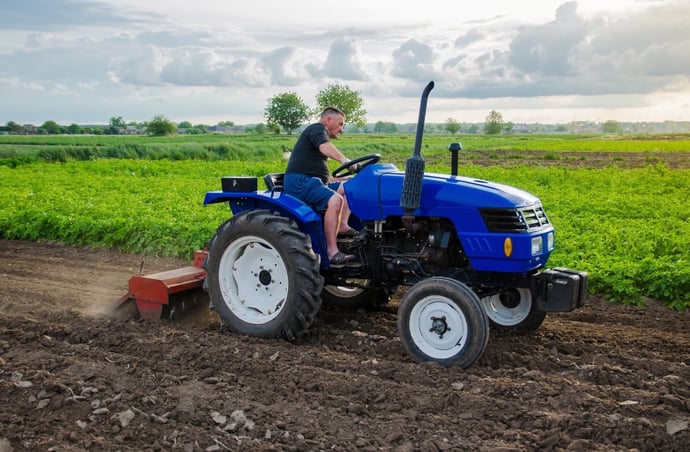 Cessione e vendita terreno agricolo e boschivo. Procedura, tasse, costi e agevol