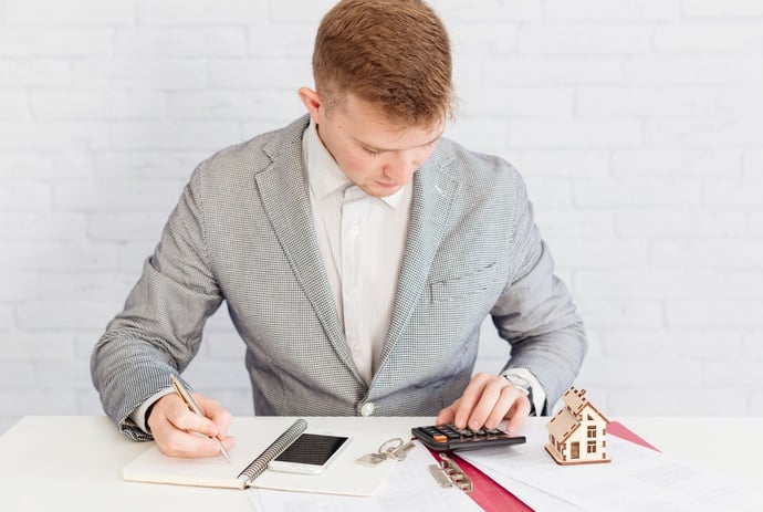 Come funzionano le aste immobiliari tra privati per comprare casa sempre pi� dif