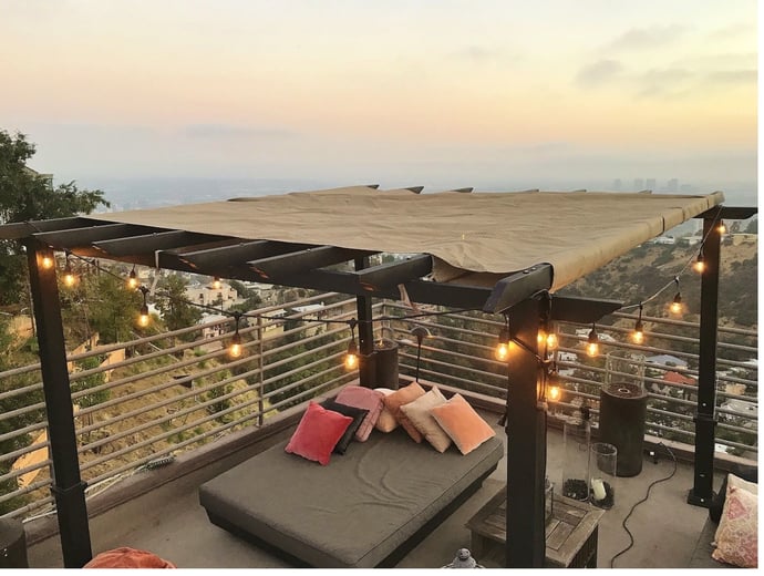 Come illuminare veranda, pergolato, gazebo in giardino senza corrente elettrica