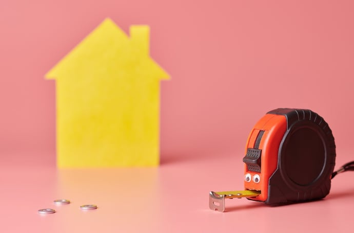 Come proteggere la casa dal caldo e sole estivo con accorgimenti e dispositivi