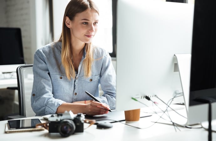 Come sapere se una persona lavora? Tutti i metodi sia gratis che a pagamento