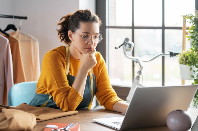 Come si calcola orario di lavoro correttamente tra pause, pranzo e altre variabi
