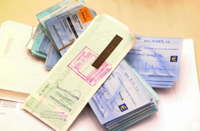 Come si compila un assegno? Istruzioni ed esempi 