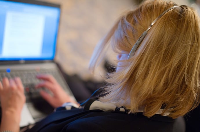 Come si pu� lavorare legalmente in Italia con contratto senza permesso di soggio