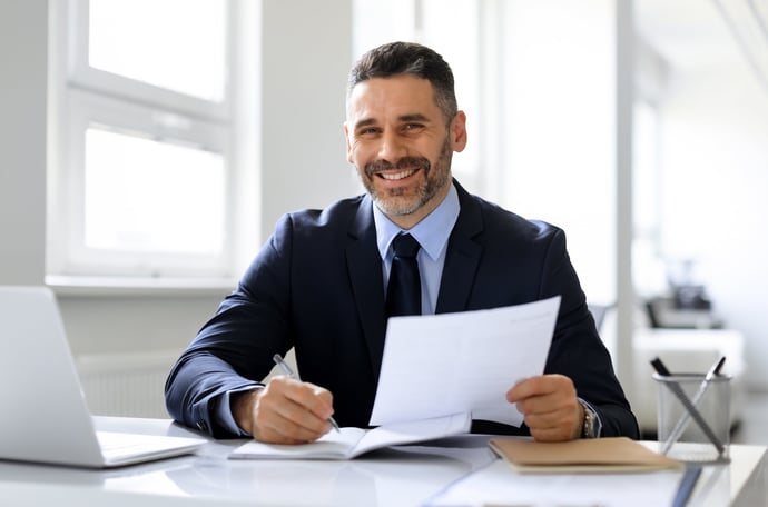 Come trovare lavoro a 50-55 anni? I settori che assumono di pi�, i corsi e laure