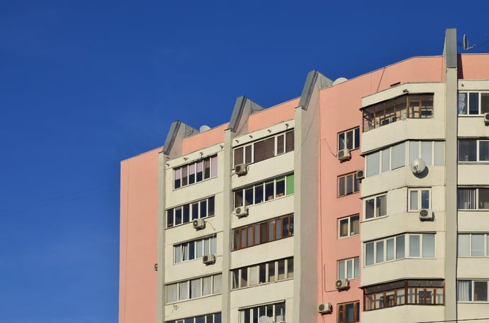 Si può mettere il motore e unit� esterna del condizionatore sul balcone in cond