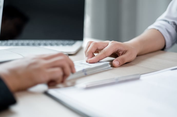 Conviene fare donazioni in denaro ai figli o no. I pro e contro