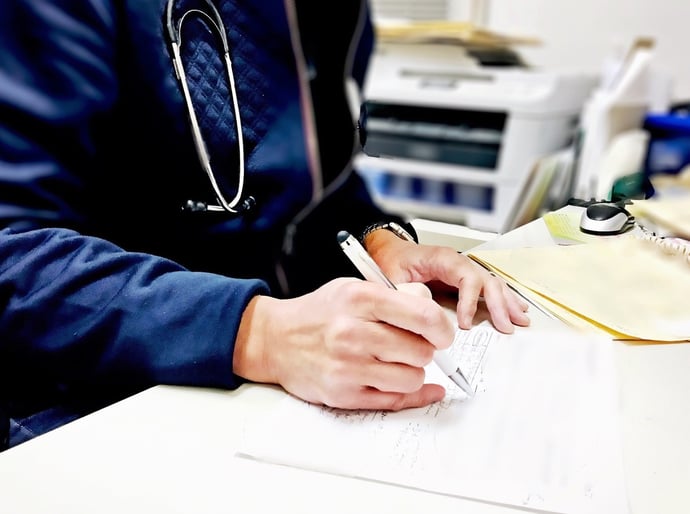 Cosa fare se medico si rifiuta di fare ricetta per impegnativa esami o prescrizi