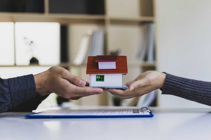 Come comprare casa o parte di essa con i soldi dei genitori per evitare problemi
