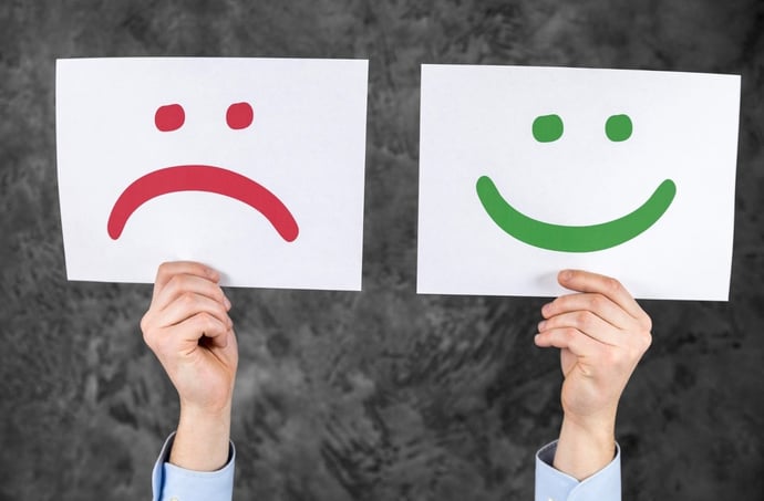 Cosa si rischia se si fanno recensioni false o negative? Vediamo i due casi con 