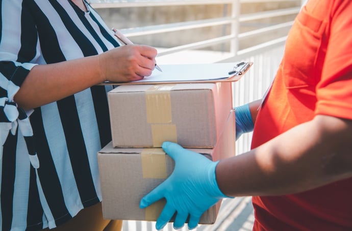 Cosa significa firmare con riserva quando si riceve un pacco, in quali casi si d