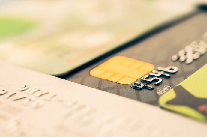 Cosa succede se supero il limite della carta di credito? Si blocca o posso pagar